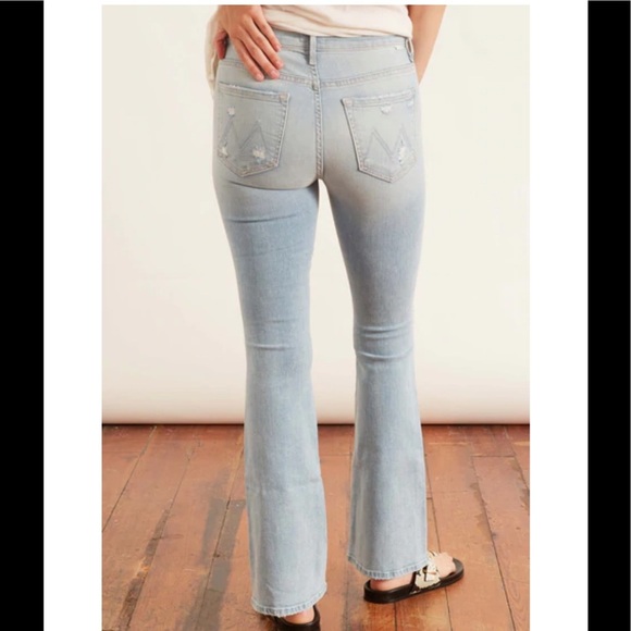 MOTHER The Weekender Jeans in Free Hugs Size 27 NWT - Picture 2 of 14
